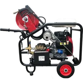 Cold water pressure washer powered by a Honda GX630 petrol engine. Featuring a premium series Comet pump, this machine produces 33 litres per minute water flow at a pressure of 200 bar. Includes chemical pick up hose complete with filter, and drain jettin